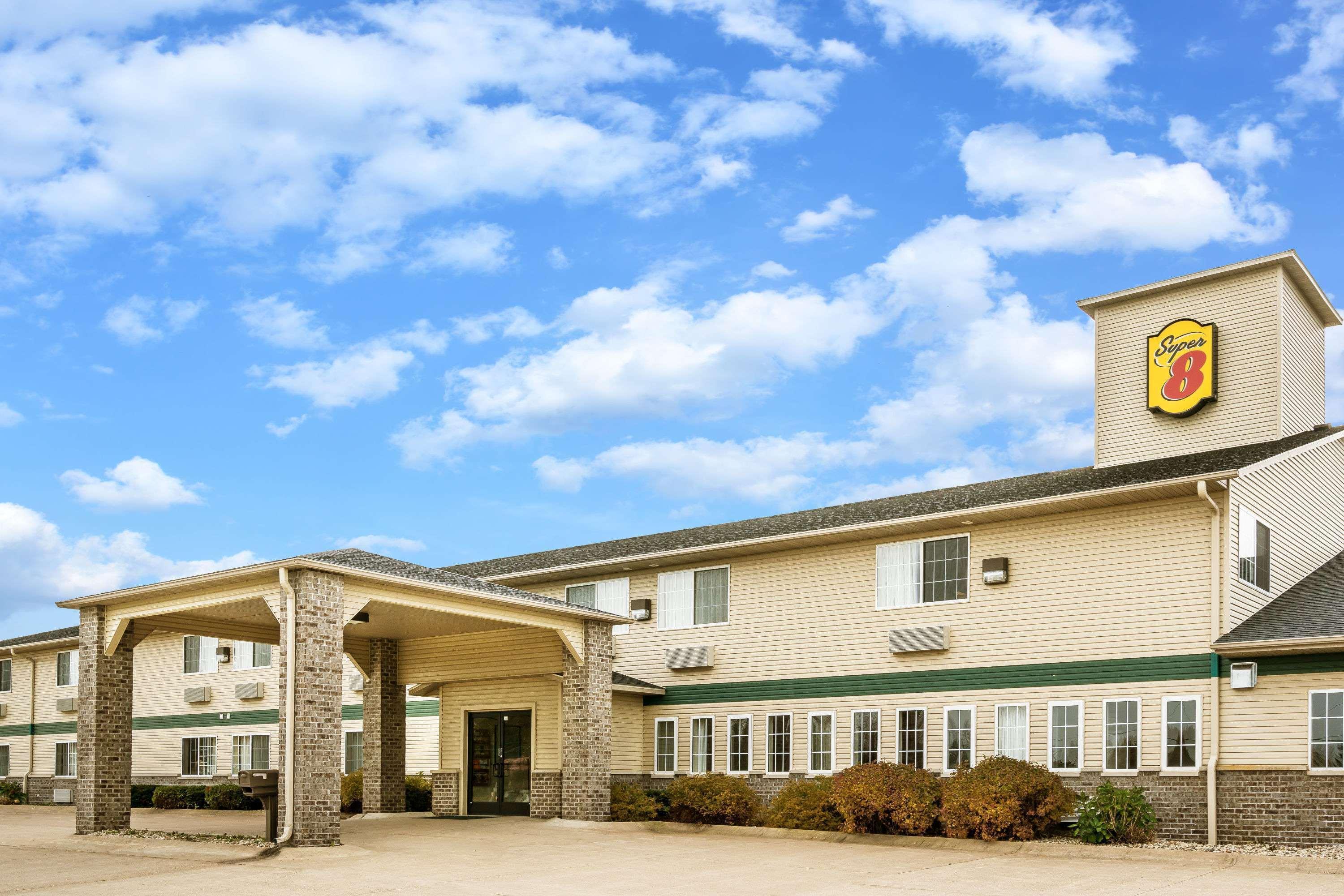 Super 8 By Wyndham Neillsville Wi Exterior photo